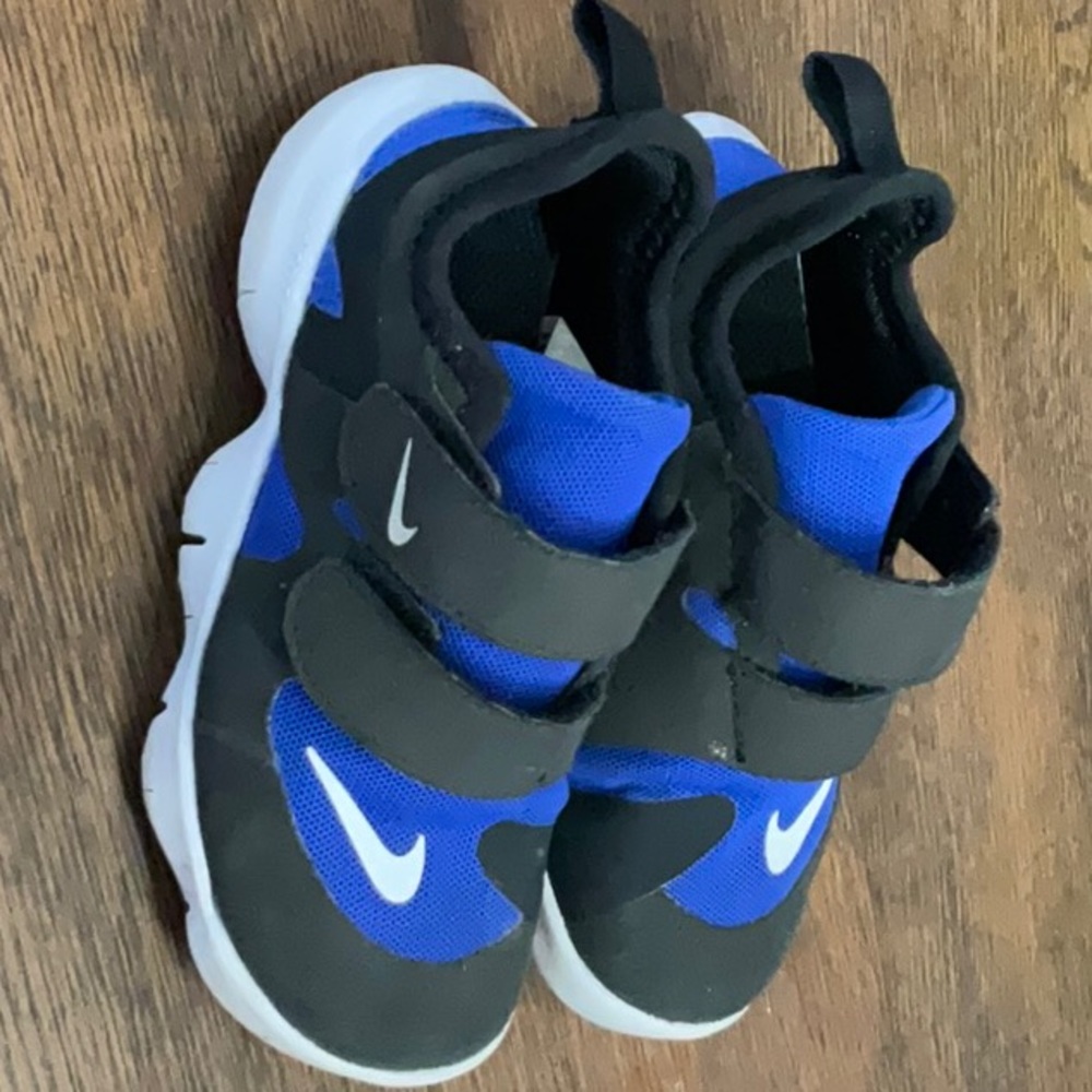 Boys 9C Nike Free 5.0 Shoes